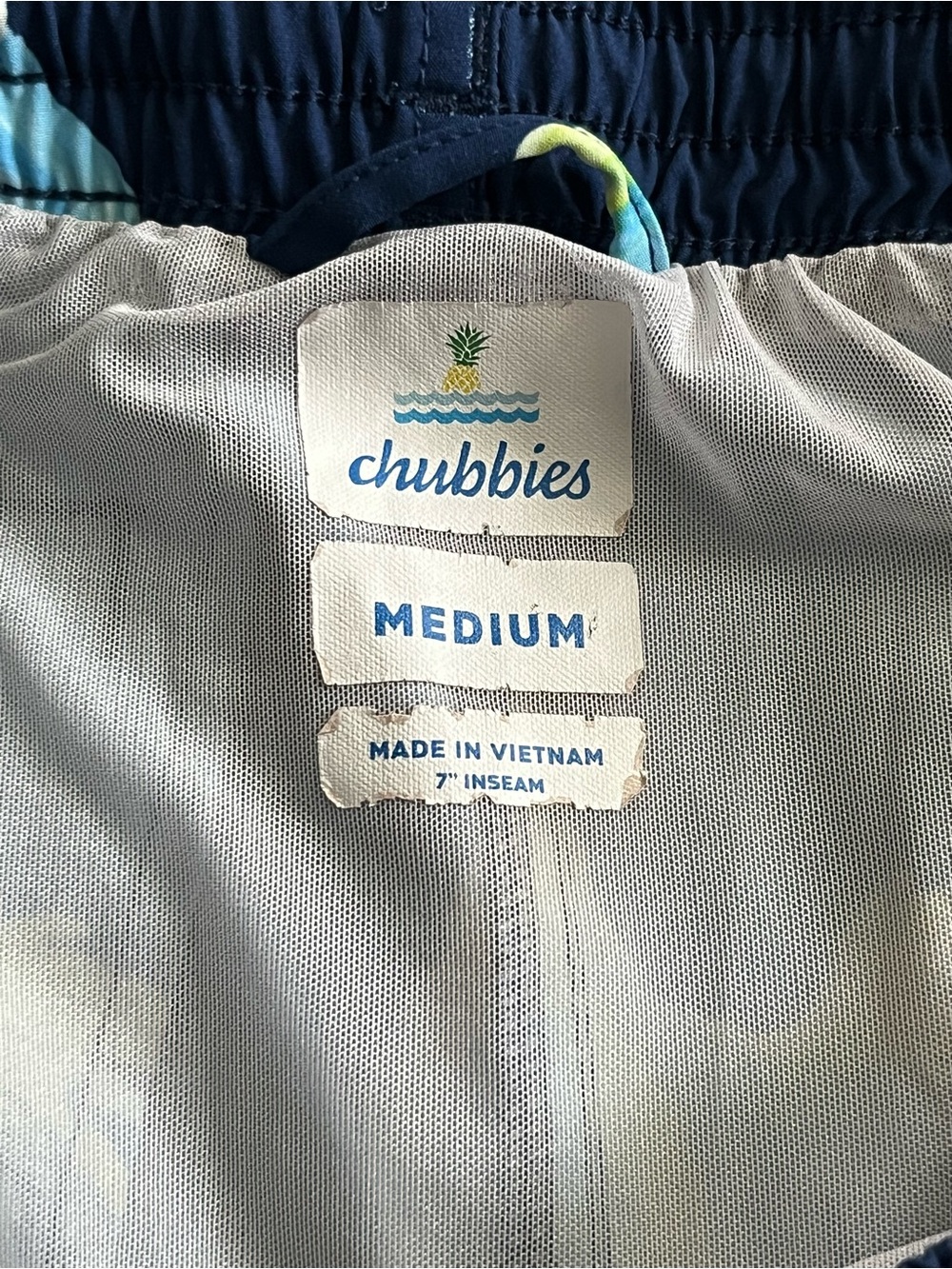 Chubbies The Fowl Plays trunks size Medium - Picture 4 of 4
